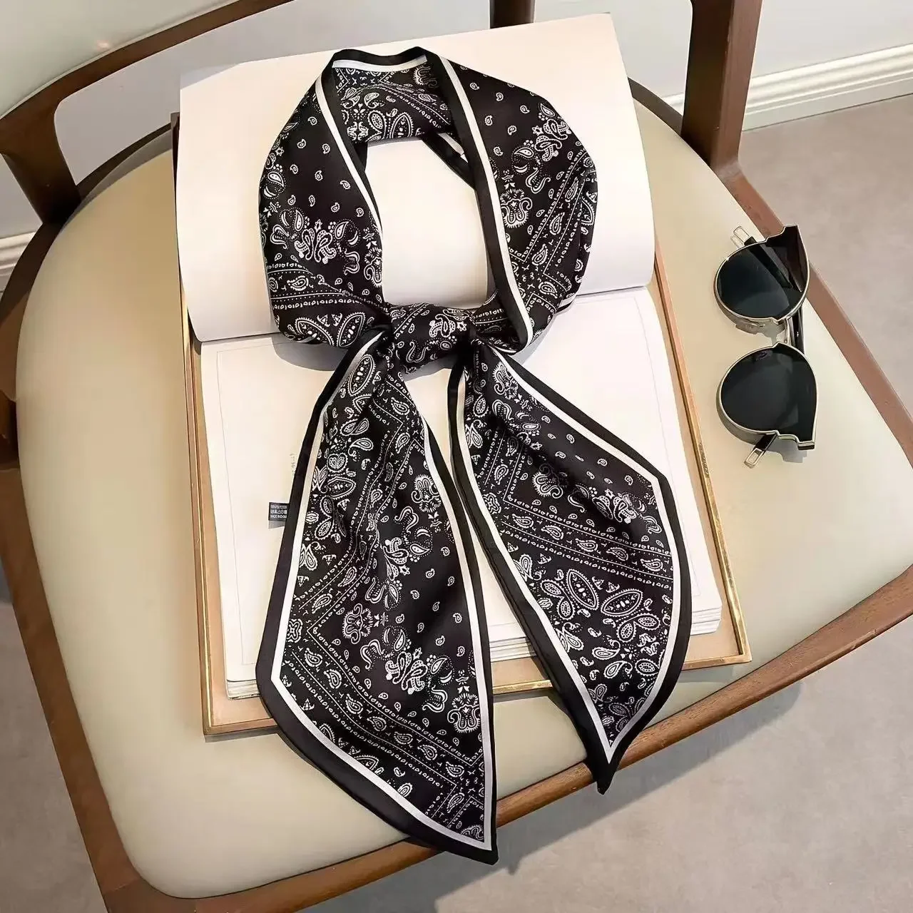 Luxury Bags Quality - Wąski szalik z nadrukiem, w kratę,