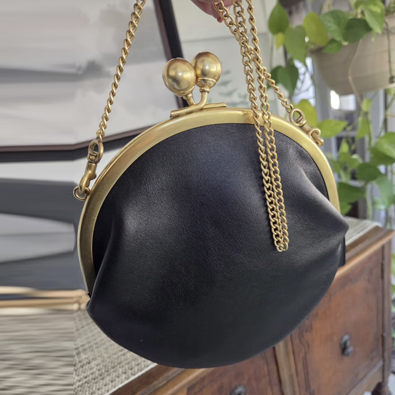 Luxury Bags Consignment - Torebka Kisslock 20cm, kopertówka z klipsem,