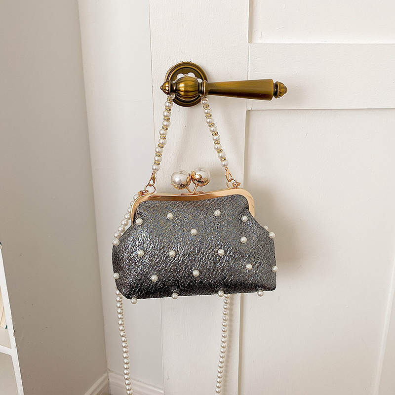 Luxury Bags That Are Affordable - Torebka wieczorowa z zapięciem typu kiss