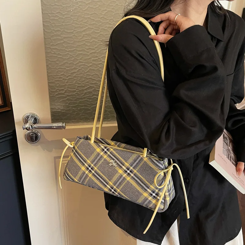 Luxury Bags That Are Affordable - Torebki z mikrofibry w paski i