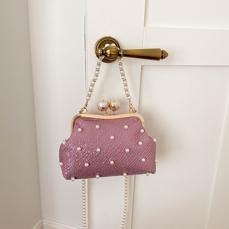 Luxury Bags That Are Affordable - Torebka wieczorowa z zapięciem typu kiss