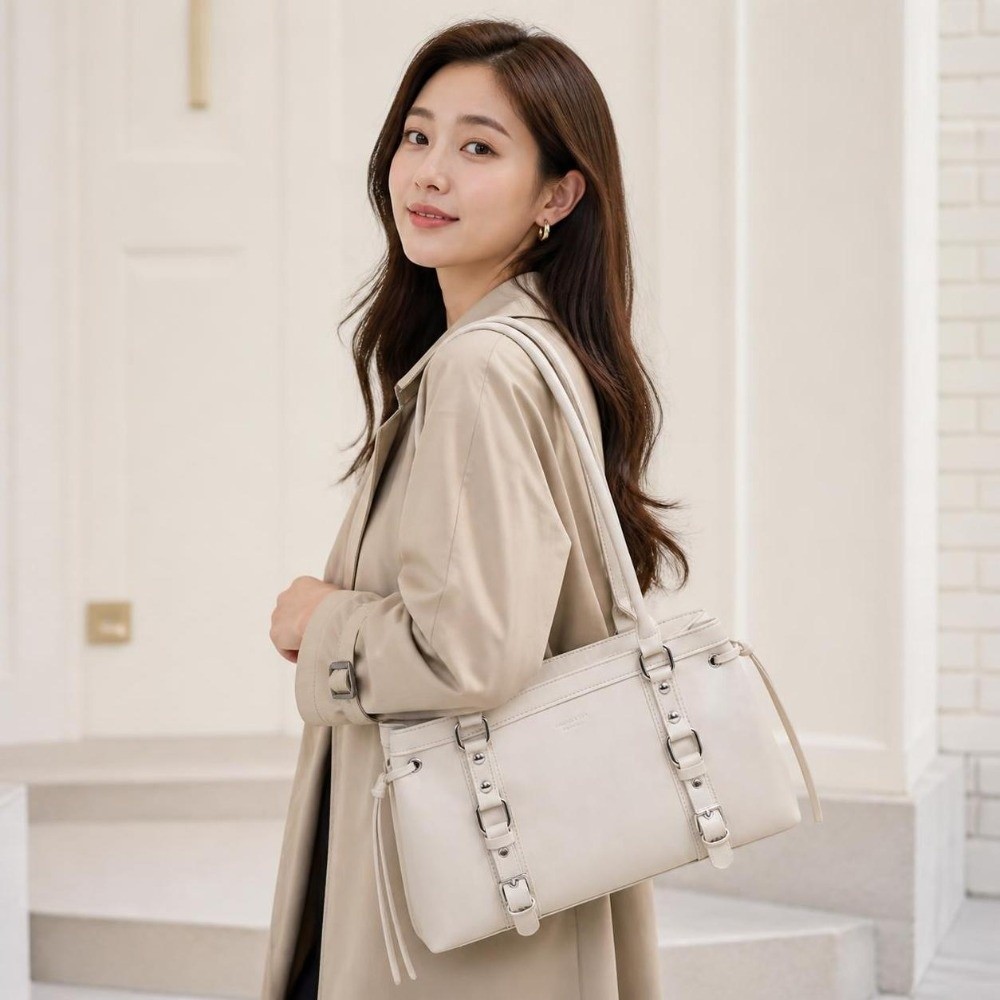 Wytrzymała, solidnie wykonana  – Structured Handbag Top Handle recenzja i cena