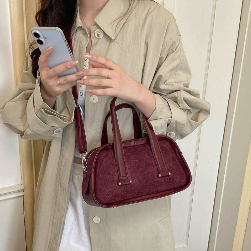 Retro torebka mini Boston z te – Luxury Bags Consignment recenzja i cena