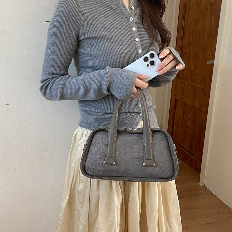 Retro torebka mini Boston z te – Luxury Bags Consignment recenzja i cena