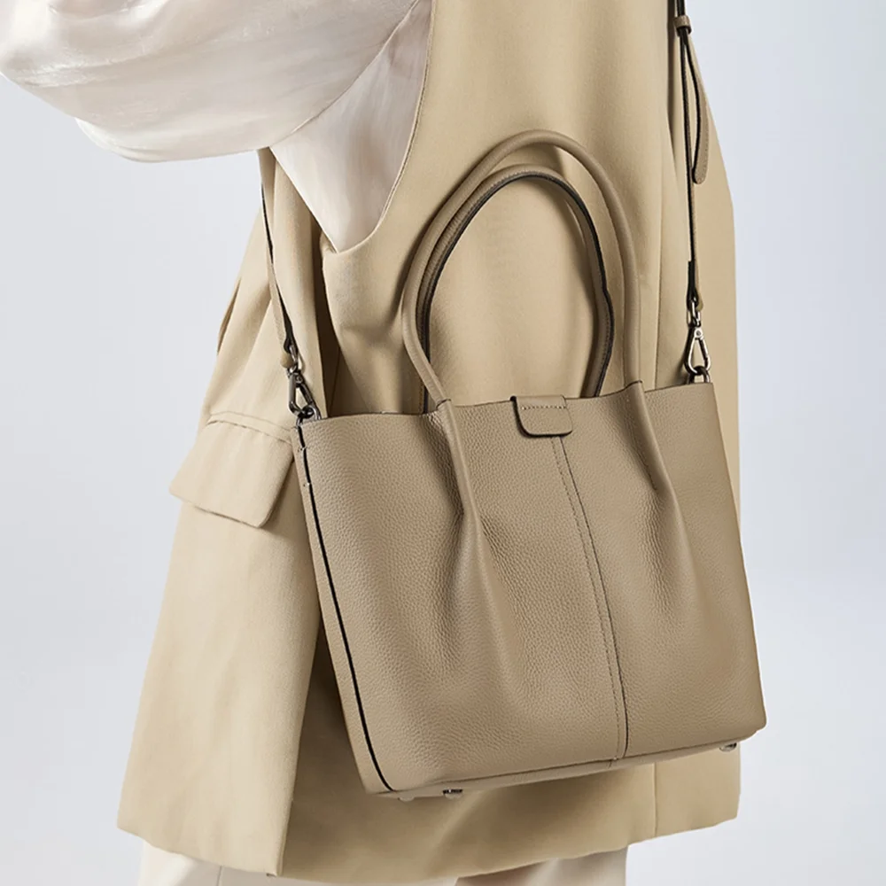 Autentyczna, wysokiej jakości  – Structured Handbag Top Handle recenzja i cena