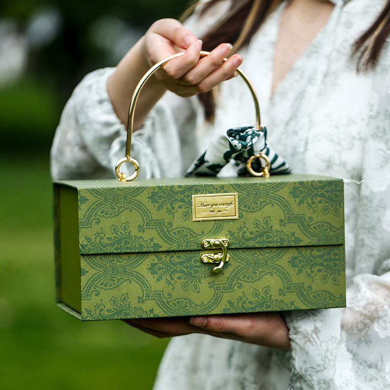 Grube, wielokolorowe metalowe  – Luxury Bags List recenzja i cena